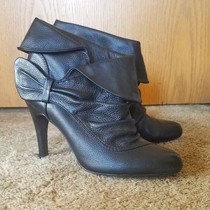 Size 8 Report brand Heeled Booties
